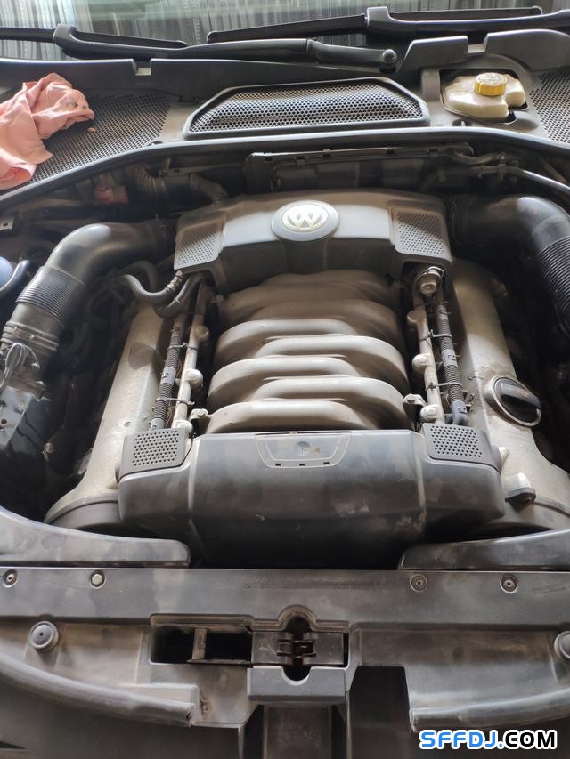 30萬公里的大眾輝騰發(fā)電機損壞，維修師傅：拆到懷疑人生