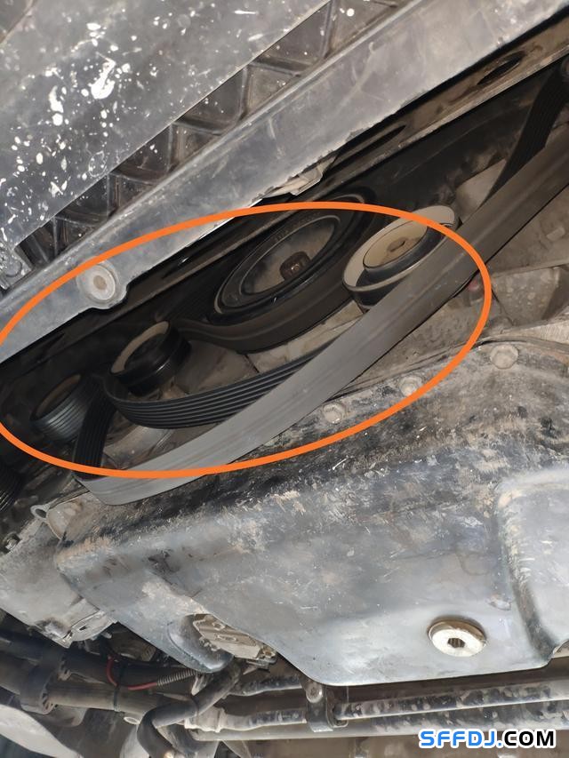 30萬公里的大眾輝騰發(fā)電機損壞，維修師傅：拆到懷疑人生