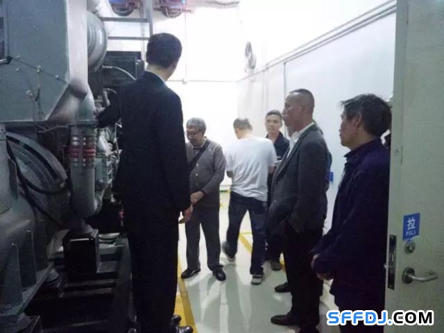 花果園物業(yè)開展"設備機房開放日"活動： 業(yè)主走進"機房重地"